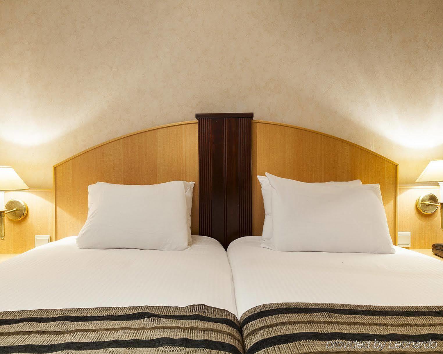 B&B Hotel 奥尔日河畔布雷蒂尼 外观 照片