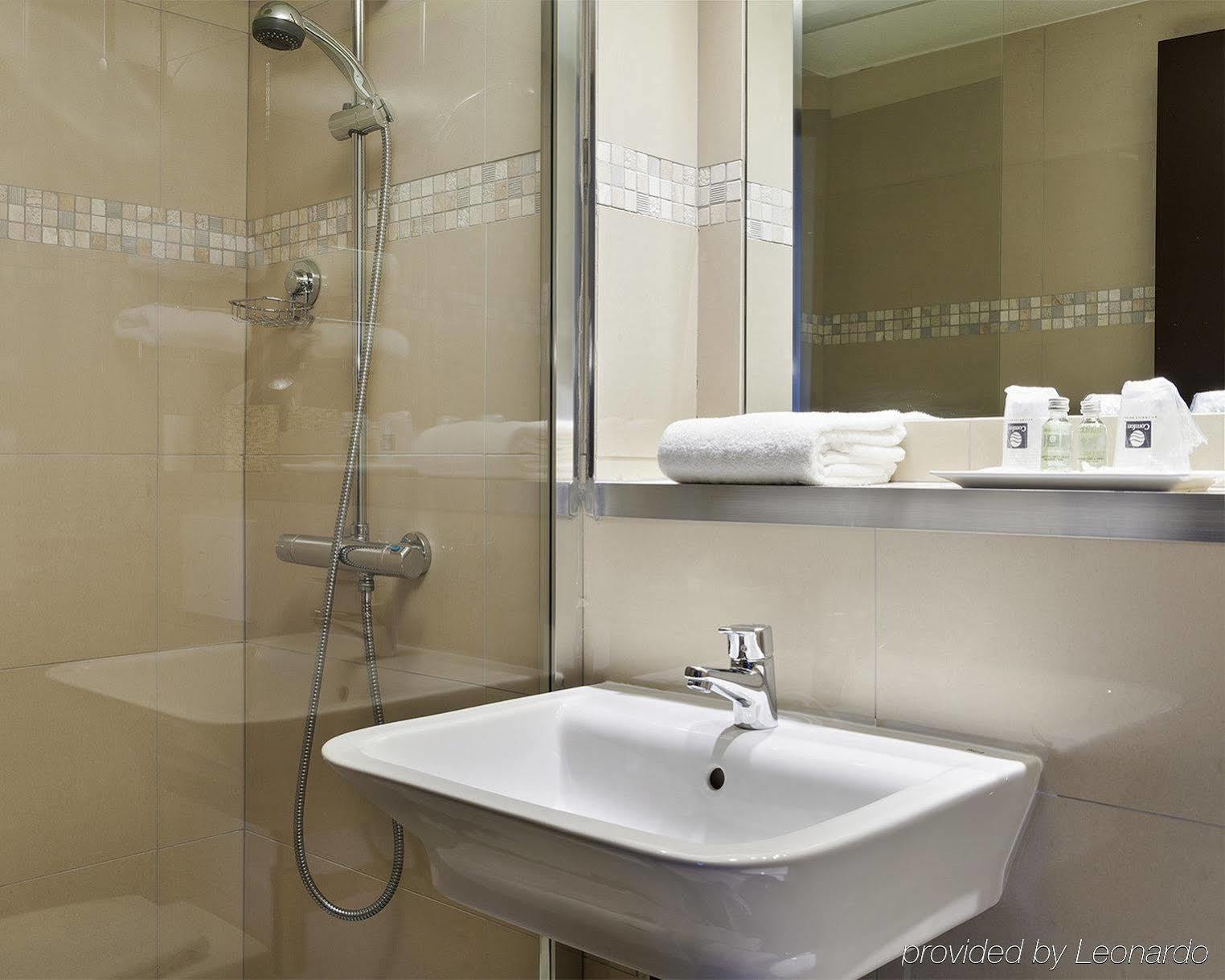 B&B Hotel 奥尔日河畔布雷蒂尼 外观 照片