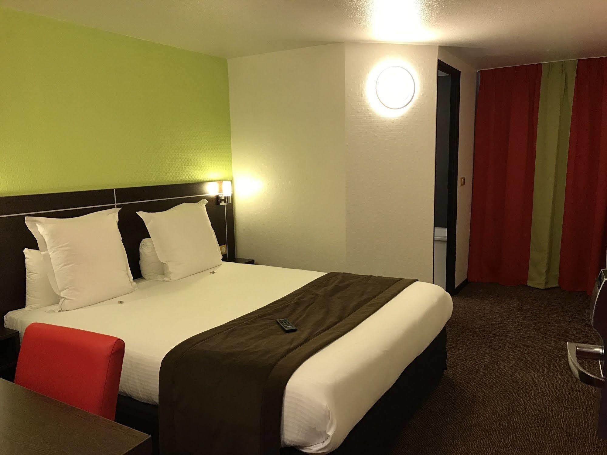 B&B Hotel 奥尔日河畔布雷蒂尼 外观 照片